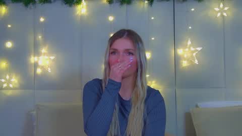 annyraii online show from December 1, 6:22 am