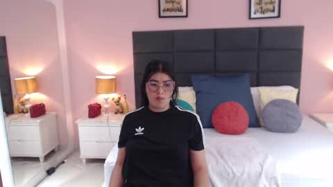 annysmitth online show from January 7, 7:59 pm