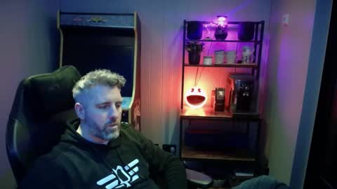 anonymousblokeuk online show from January 4, 7:02 pm