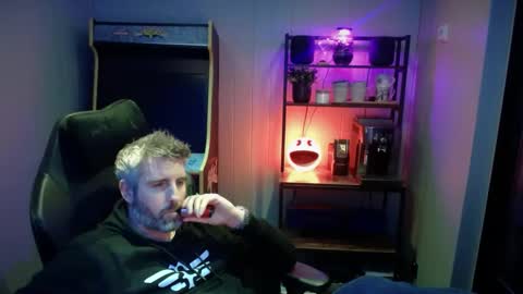 anonymousblokeuk online show from January 3, 4:27 pm