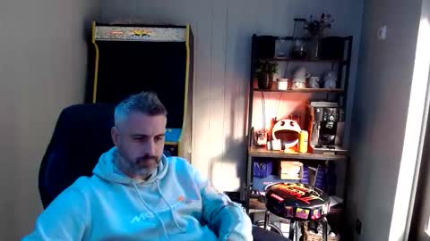 anonymousblokeuk online show from September 18, 8:40 am