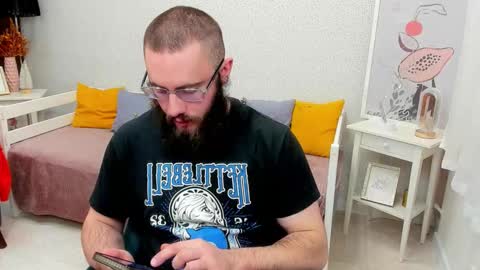 Ant online show from January 10, 4:34 pm