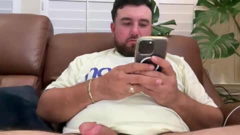 anthoss22 online show from December 3, 7:09 am