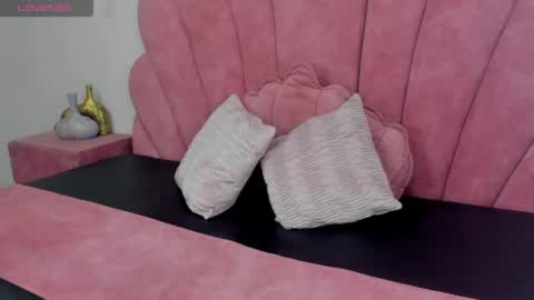 antonella_foxxxx online show from April 18, 10:32 pm