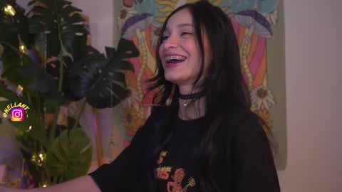 Nell. online show from March 2, 6:05 am