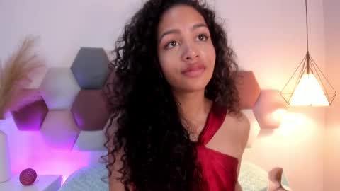 Snapshot of antonellahall_ chatting on February 15, 3:50 pm AntonellaHall  online show from February 15, 3:50 pm