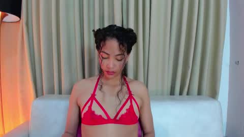 Snapshot of antonellahall_ chatting on March 6, 11:58 am AntonellaHall  online show from March 6, 11:58 am