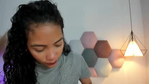 Snapshot of antonellahall_ chatting on February 20, 11:53 am AntonellaHall  online show from February 20, 11:53 am