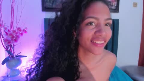 Snapshot of antonellahall_ chatting on February 27, 6:09 pm AntonellaHall  online show from February 27, 6:09 pm