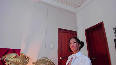 Snapshot of antonellahall_ chatting on March 8, 3:24 pm AntonellaHall  online show from March 8, 3:24 pm