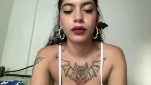 Snapshot of antoniabloom chatting on December 7, 10:01 pm Antonia online show from December 7, 10:01 pm