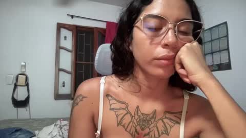 Snapshot of antoniabloom chatting on September 29, 3:27 am Antonia online show from September 29, 3:27 am
