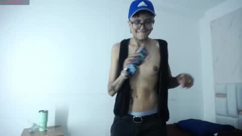antony_d_ossa online show from June 2, 8:33 pm