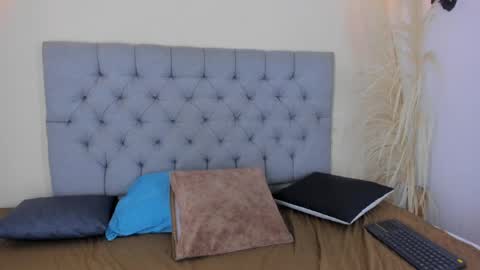 antony_d_ossa online show from April 14, 5:55 am