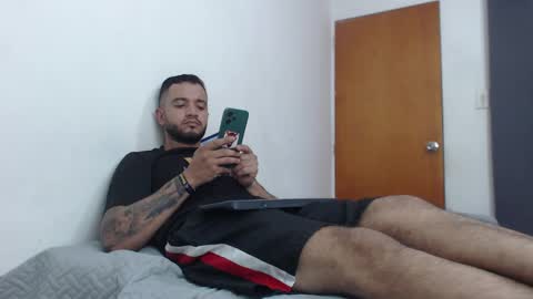 antony_smithh online show from February 7, 9:37 pm