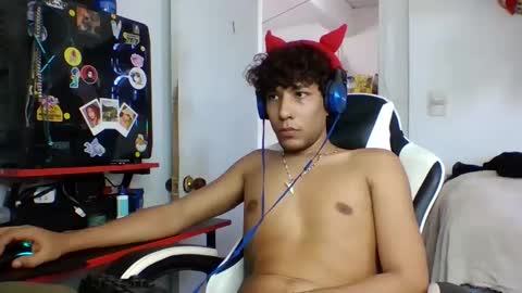 AnuarDHM online show from November 7, 5:59 pm