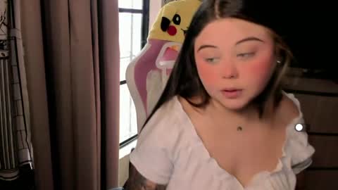   Independent model  online show from April 19, 6:10 pm