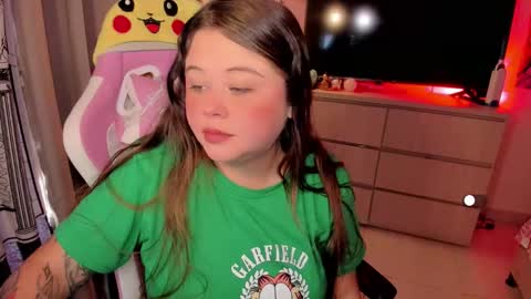   Independent model  online show from January 31, 7:11 pm