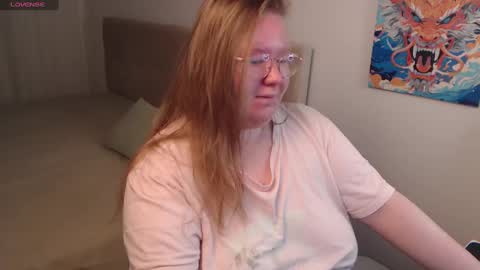 Anya Muna online show from December 7, 9:28 pm