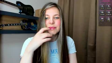 Anya online show from September 28, 6:39 pm