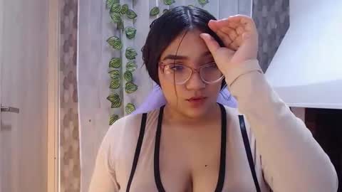 anyela_donecm online show from April 1, 7:33 pm