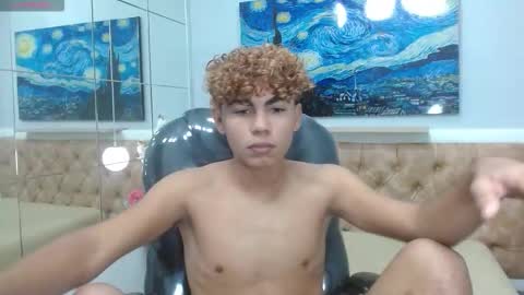 anyelotwink online show from December 20, 2:24 pm