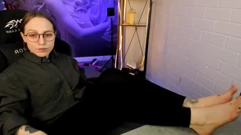 Snapshot of aphexqueen chatting on February 27, 3:15 pm APHEX QUEEN online show from February 27, 3:15 pm