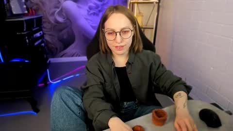 Snapshot of aphexqueen chatting on February 27, 12:12 pm APHEX QUEEN online show from February 27, 12:12 pm