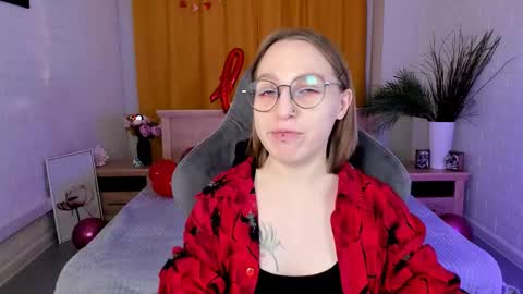 Snapshot of aphexqueen chatting on February 12, 1:06 pm APHEX QUEEN online show from February 12, 1:06 pm