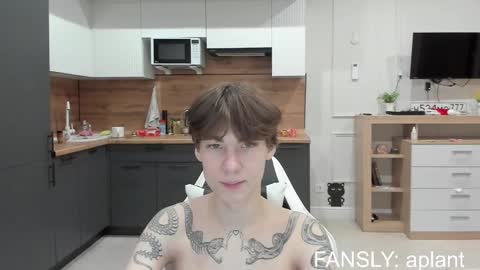 aplant_ online show from February 1, 9:12 pm