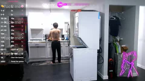 apocalypse_cream online show from March 9, 5:45 am