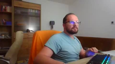 Seb online show from December 4, 4:04 am