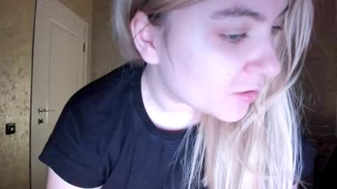 appleyummybuns online show from November 1, 10:47 am