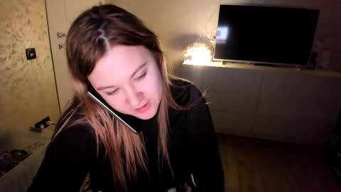 appleyummybuns online show from December 4, 5:40 am