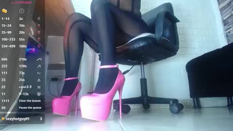 Aprhillove online show from October 9, 11:10 pm