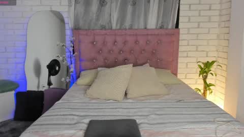 Snapshot of april_scarlett chatting on January 12, 2:35 am Scarlett Independent Model  online show from January 12, 2:35 am