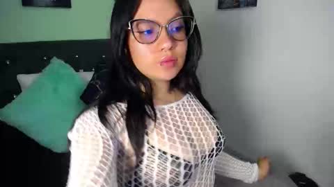 aprilcruz_12 online show from November 8, 2:20 pm