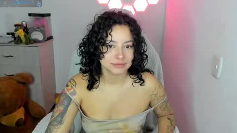 aqua emilly online show from January 13, 9:11 pm