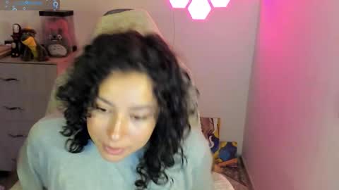 aqua emilly online show from November 12, 12:46 am