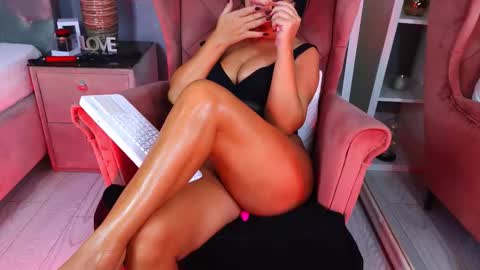 AQueenMonica online show from October 13, 5:04 pm