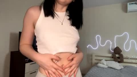 Emi online show from April 3, 1:29 pm