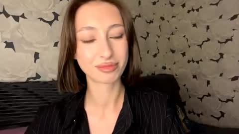 lily online show from July 29, 7:41 am