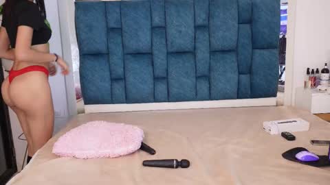   online show from March 28, 8:27 am