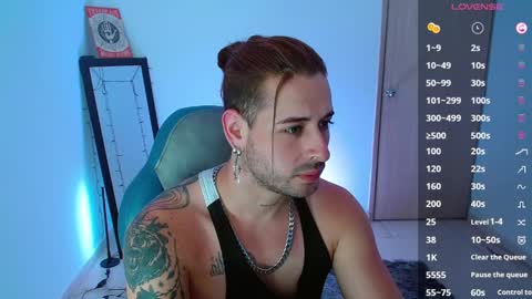 Snapshot of ares_blue chatting on February 26, 12:38 pm ares blue online show from February 26, 12:38 pm