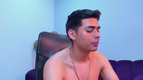 MATTHEW online show from November 17, 4:31 pm