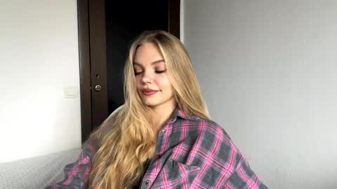 Amelia online show from November 13, 7:22 am