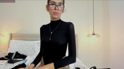  Ara  online show from December 13, 7:53 pm