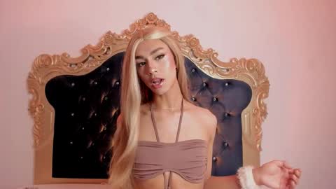 Ari  online show from December 3, 5:52 am