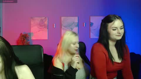 aria_blaze_ online show from March 25, 10:11 am