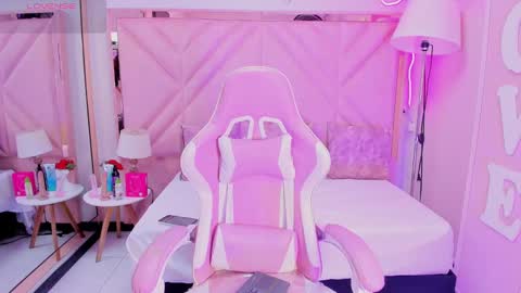 Aria Jones online show from September 17, 1:14 pm